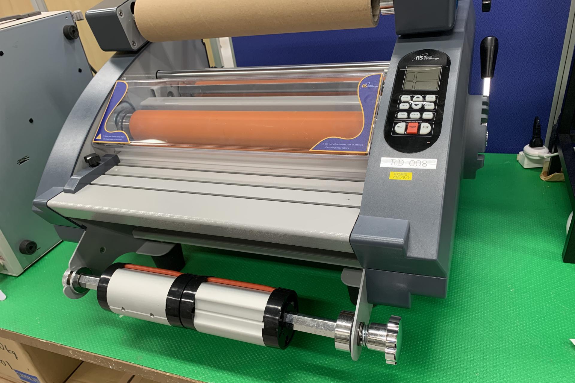 自動冷温両用ロールラミネート機